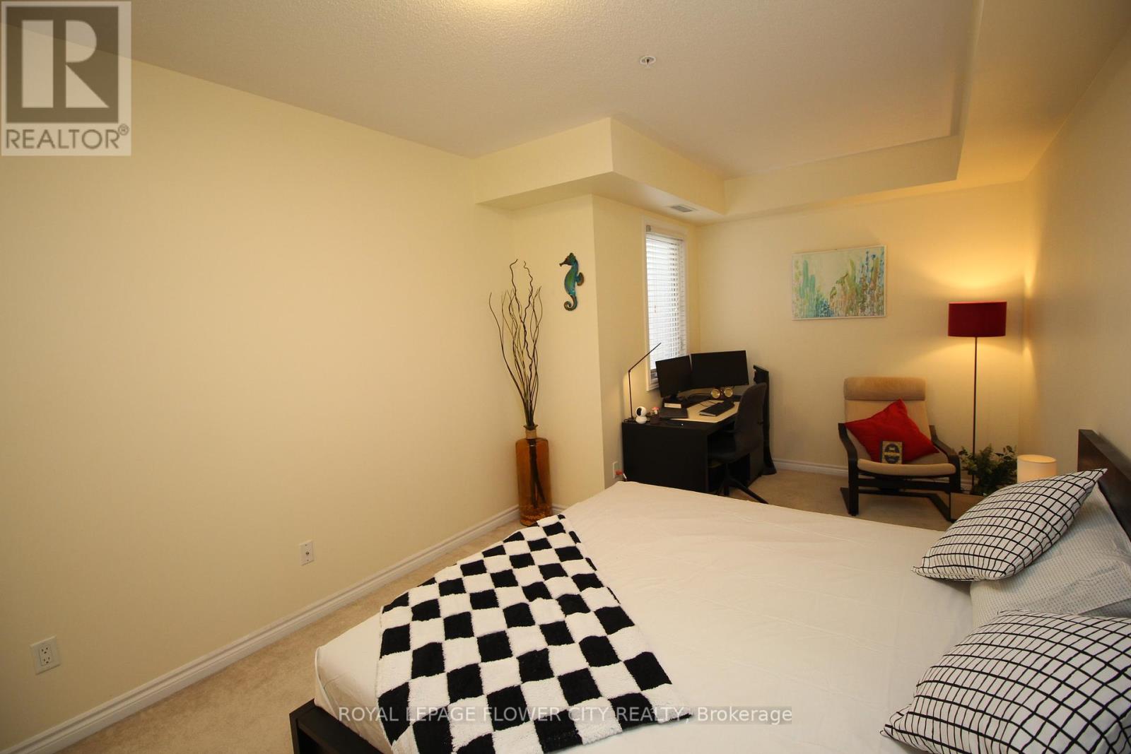215 - 570 Lolita Gardens, Mississauga, Ontario  L5A 0A1 - Photo 17 - W12081612