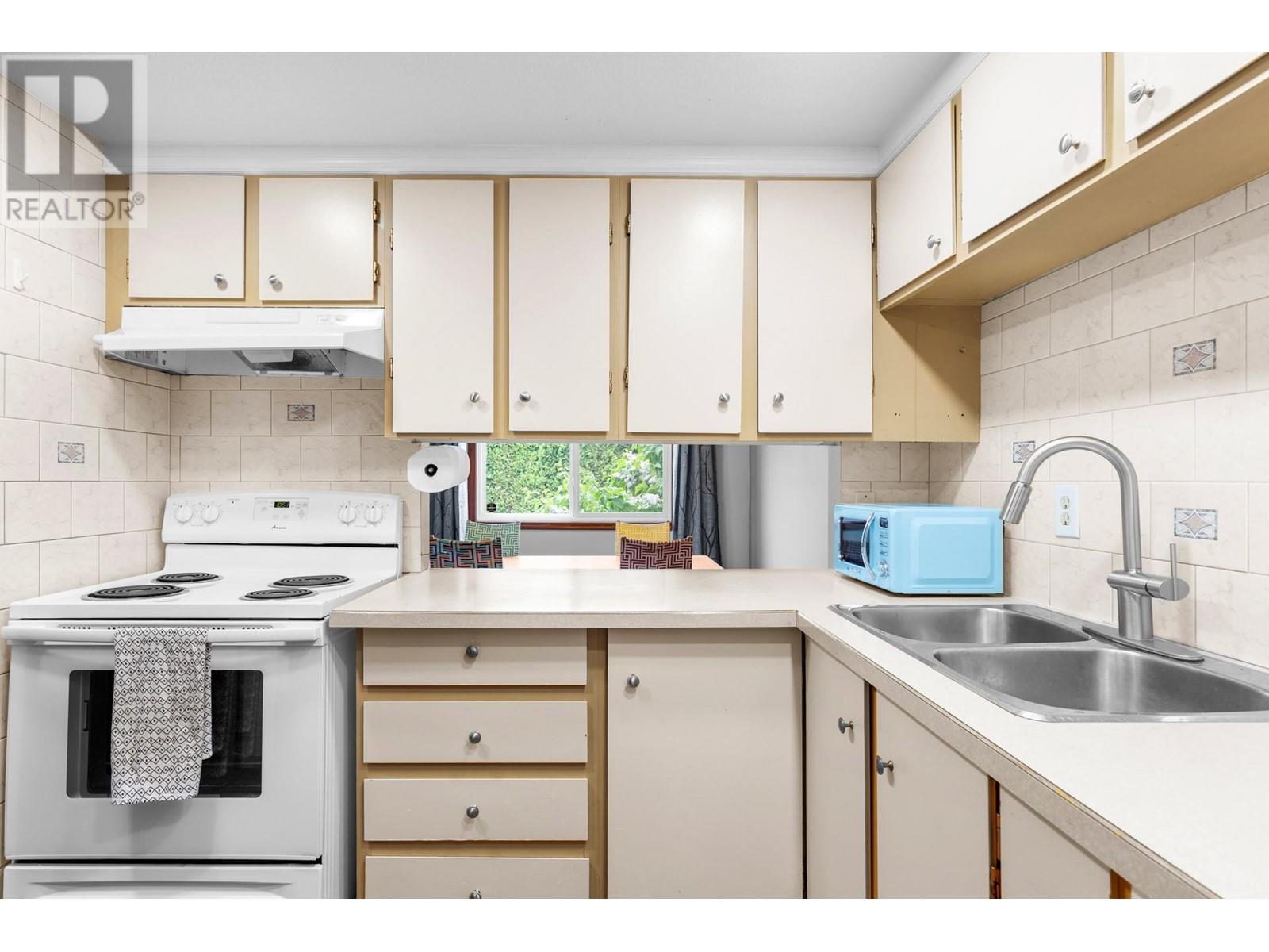 Property at 1471 Inkar Road Unit# 9 image 5