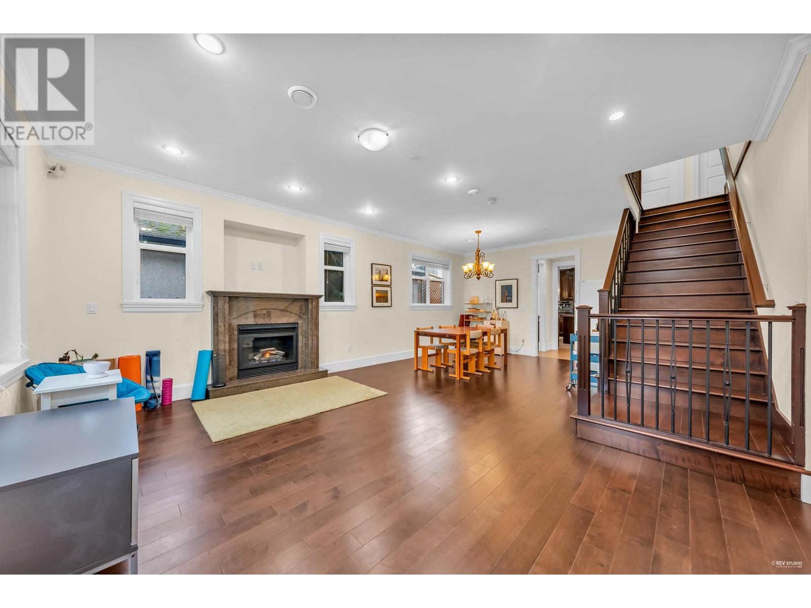 Listing Picture 19 of 40 : 3455 W 10TH AVENUE, Vancouver / 溫哥華 - 魯藝地產 Yvonne Lu Group - MLS Medallion Club Member