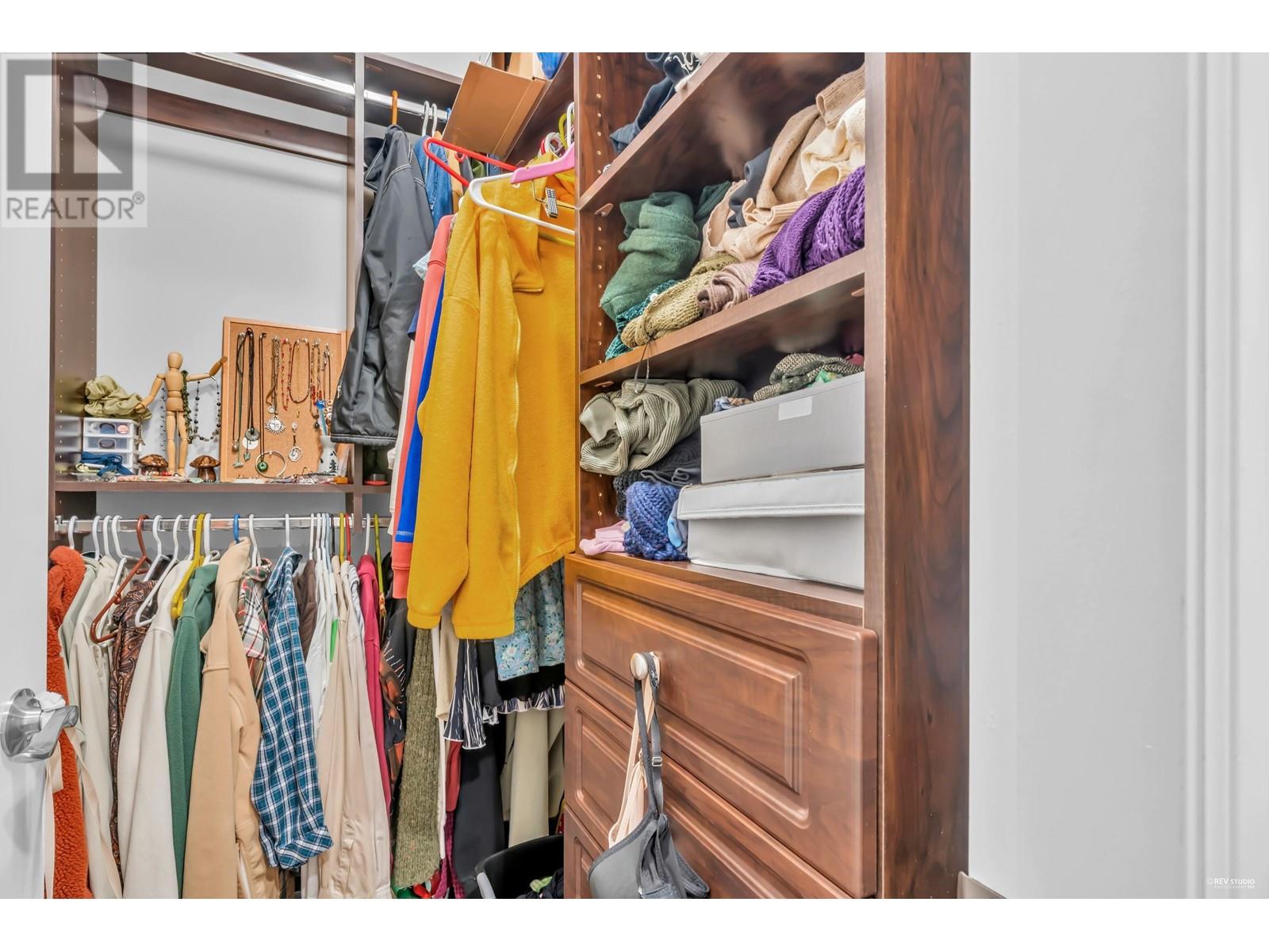 Listing Picture 21 of 40 : 3455 W 10TH AVENUE, Vancouver / 溫哥華 - 魯藝地產 Yvonne Lu Group - MLS Medallion Club Member