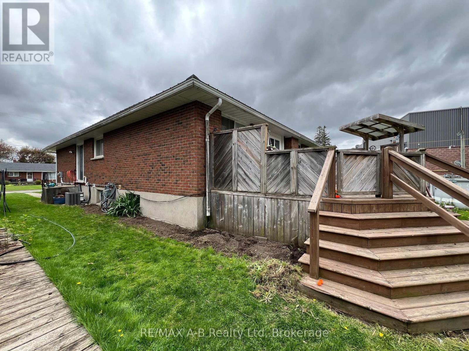 74 Adam Street, East Zorra-Tavistock, Ontario  N0B 2R0 - Photo 23 - X12148689