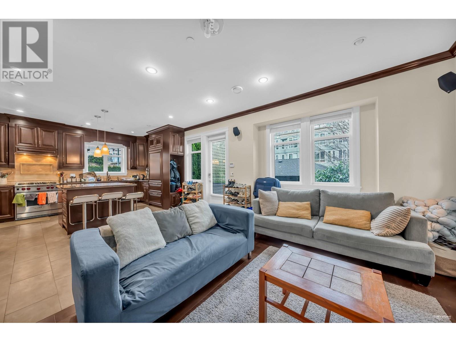 Listing Picture 32 of 40 : 3455 W 10TH AVENUE, Vancouver / 溫哥華 - 魯藝地產 Yvonne Lu Group - MLS Medallion Club Member