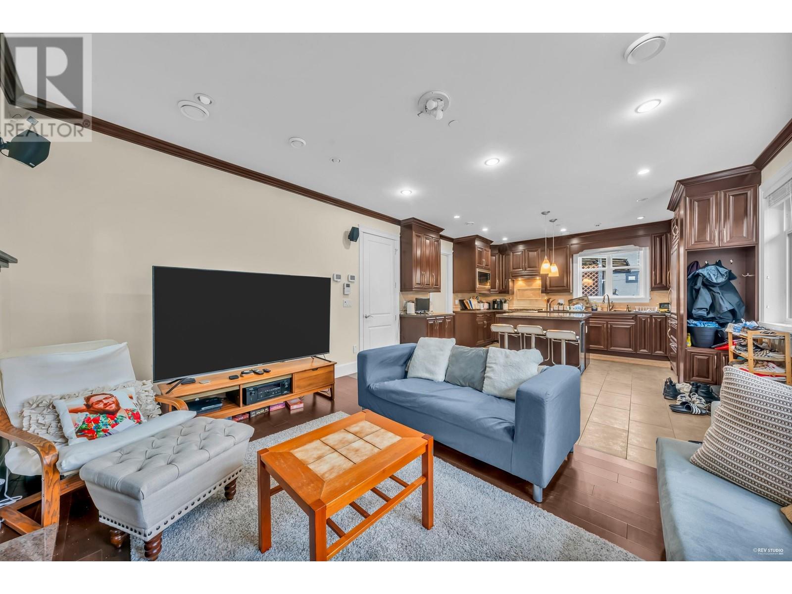 Listing Picture 33 of 40 : 3455 W 10TH AVENUE, Vancouver / 溫哥華 - 魯藝地產 Yvonne Lu Group - MLS Medallion Club Member