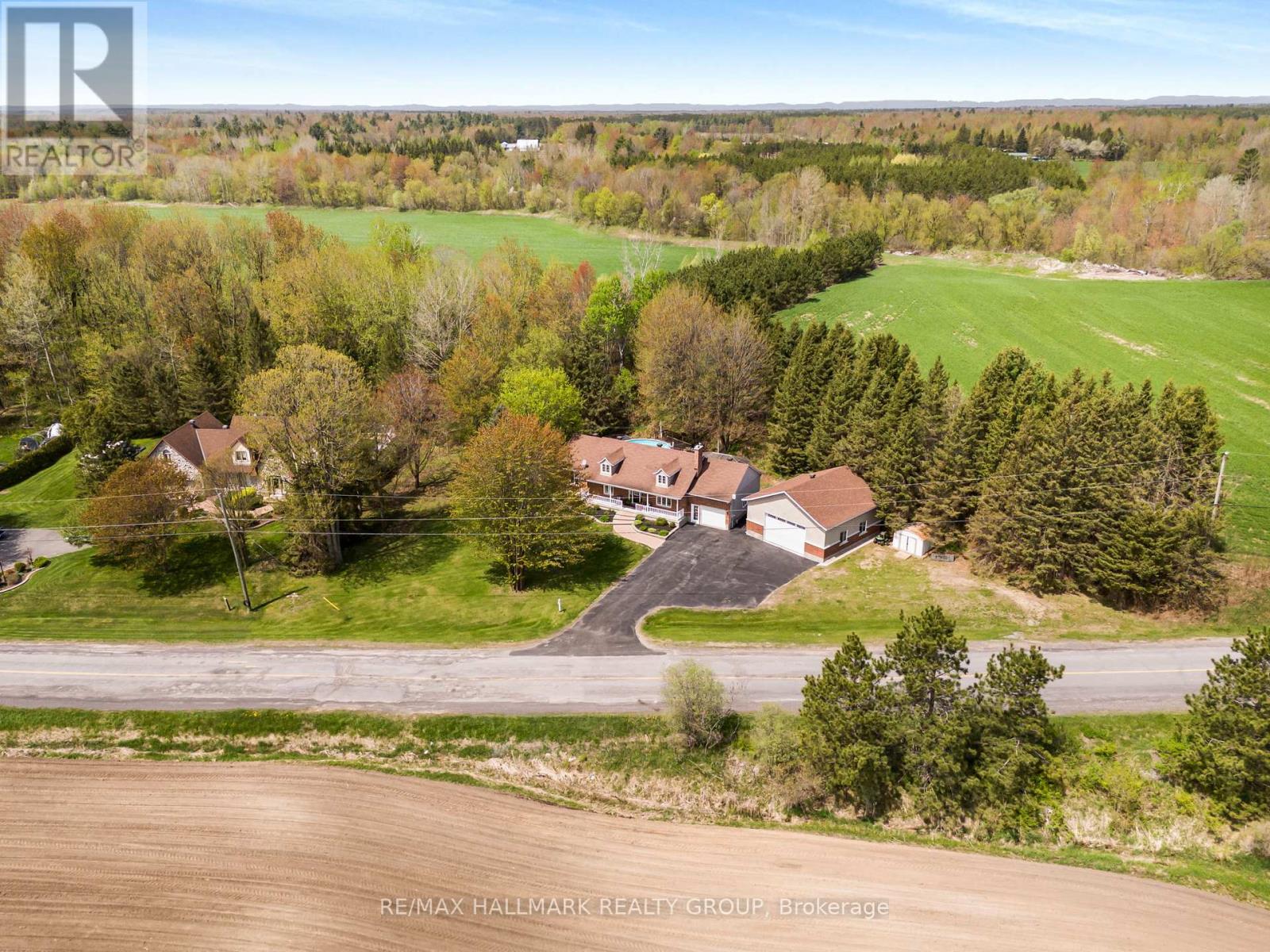 1211 Lacroix Road, Clarence-Rockland, Ontario  K0A 2A0 - Photo 2 - X12148664