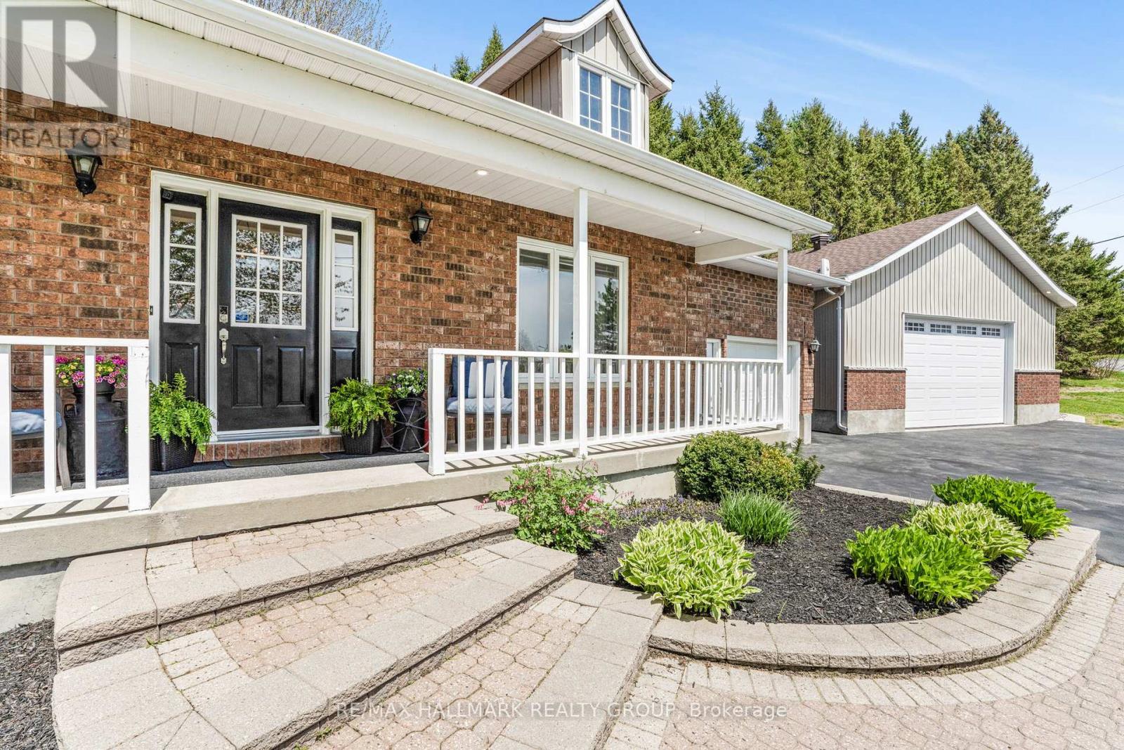 1211 Lacroix Road, Clarence-Rockland, Ontario  K0A 2A0 - Photo 5 - X12148664