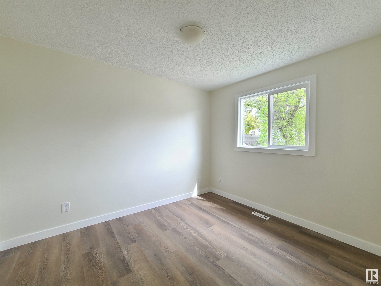 12011 95a St Nw, Edmonton, Alberta  T5G 1R6 - Photo 12 - E4436394