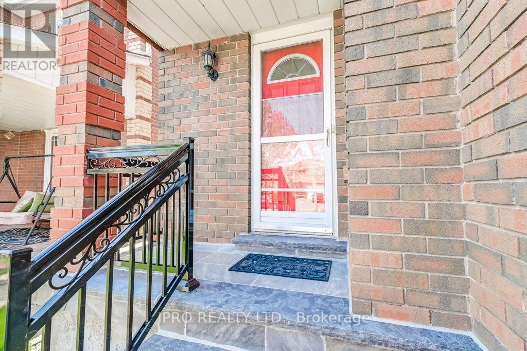 Property at 195 HOWARD CRESCENT image 4