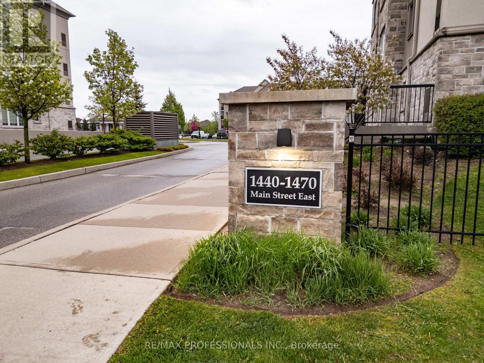 108 - 1440 Main Street E, Milton, Ontario  L9T 8W3 - Photo 4 - W12148593