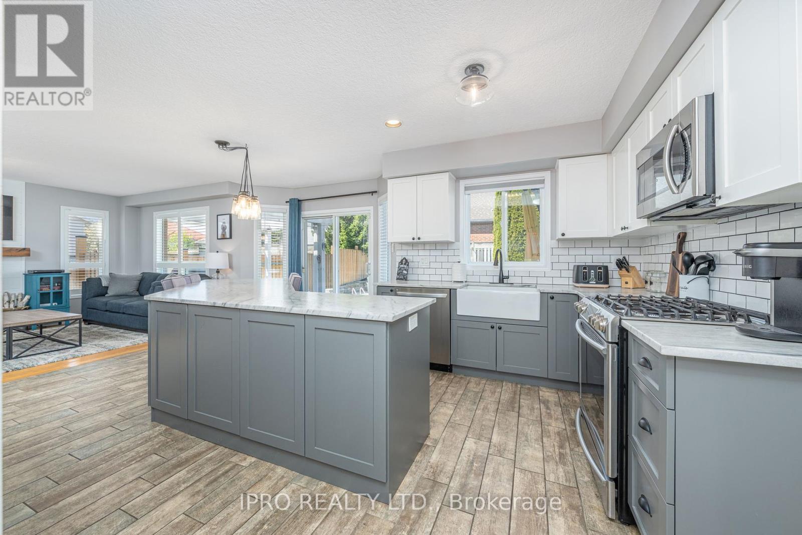 68 Hunter Road, Orangeville, Ontario  L9W 5C5 - Photo 3 - W12148595