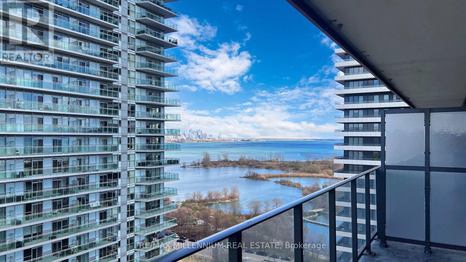 1513 - 30 SHORE BREEZE DRIVE, Toronto, Ontario