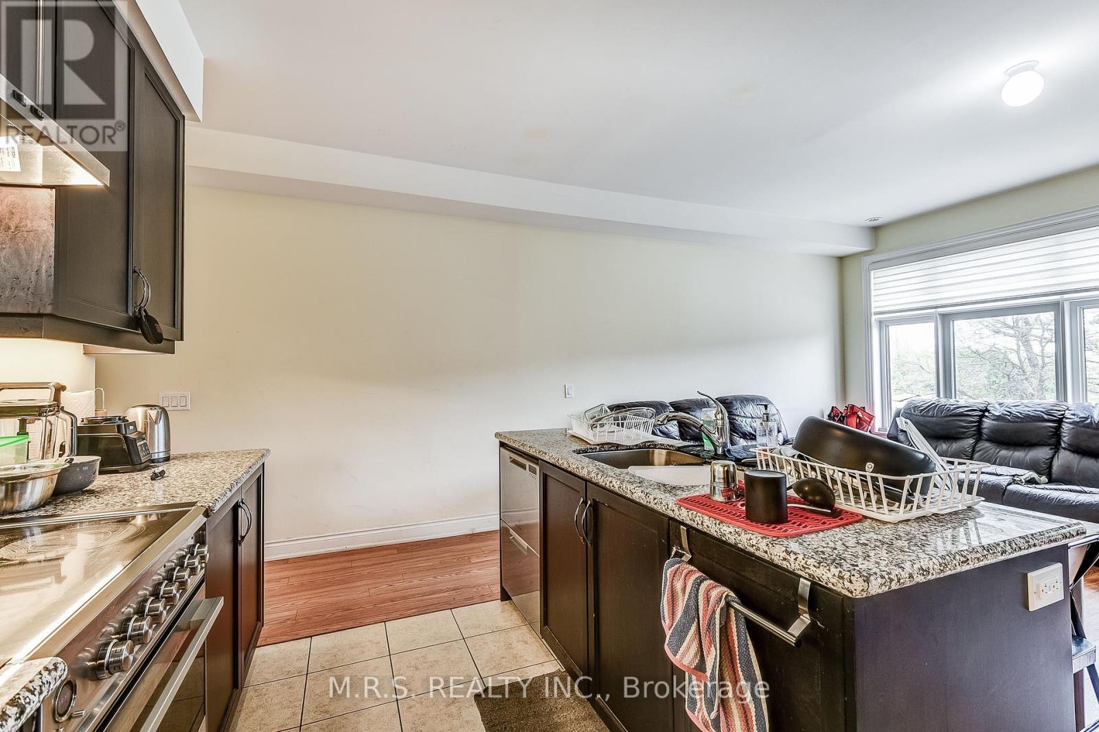 24 Tarmola Park Court, Toronto, Ontario  M9L 0A6 - Photo 14 - W12148639