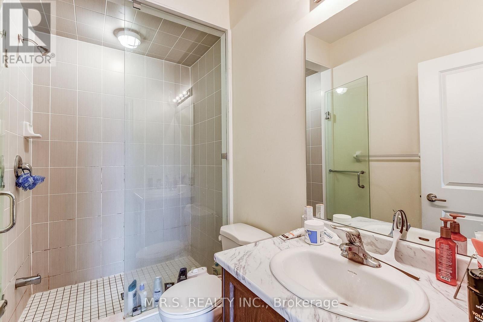 24 Tarmola Park Court, Toronto, Ontario  M9L 0A6 - Photo 17 - W12148639