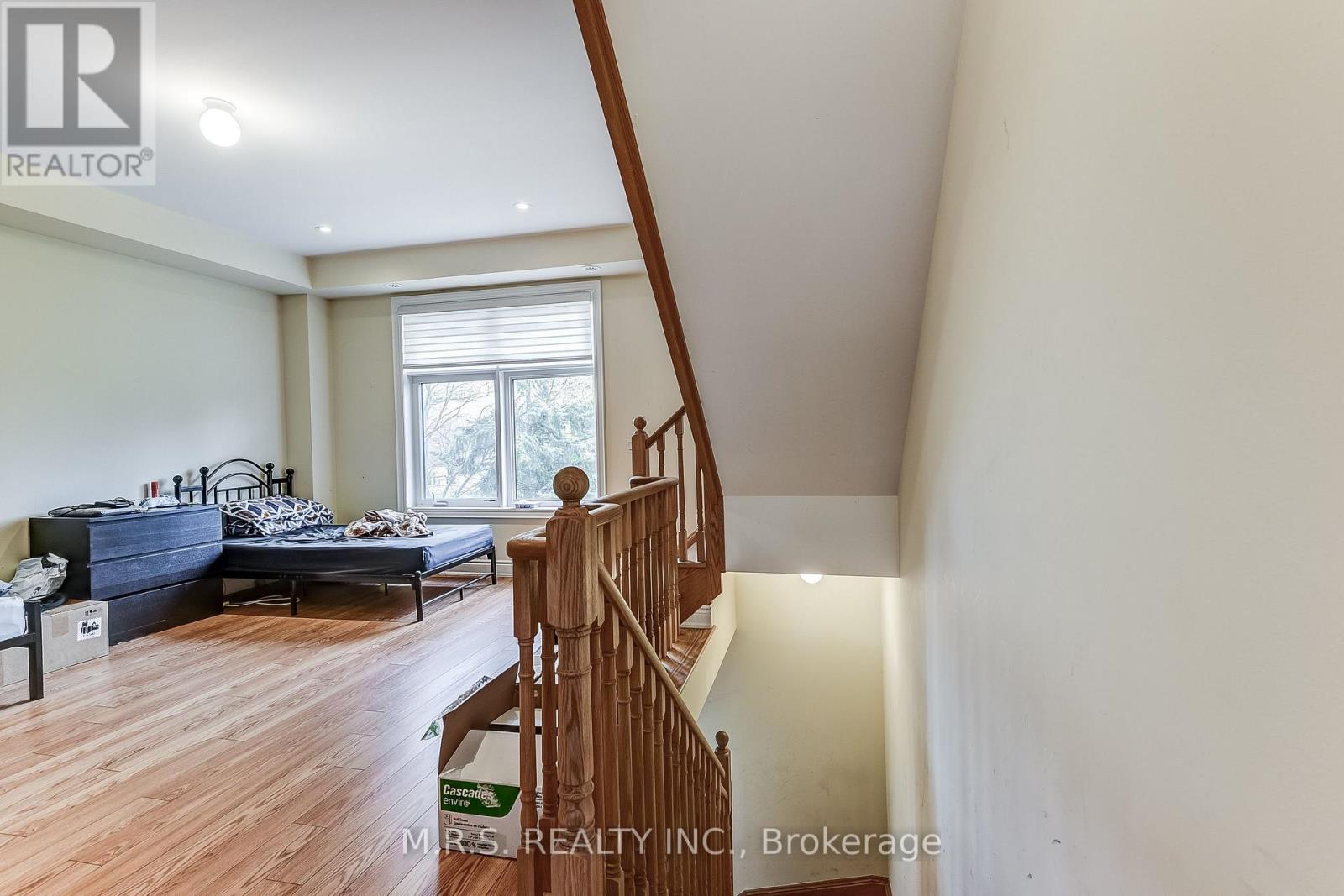 24 Tarmola Park Court, Toronto, Ontario  M9L 0A6 - Photo 22 - W12148639