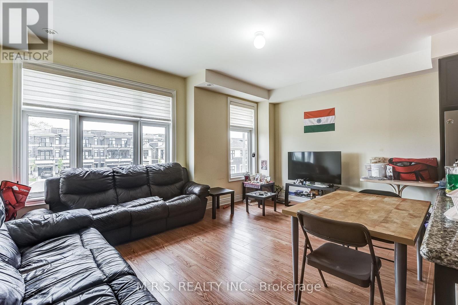 24 Tarmola Park Court, Toronto, Ontario  M9L 0A6 - Photo 8 - W12148639