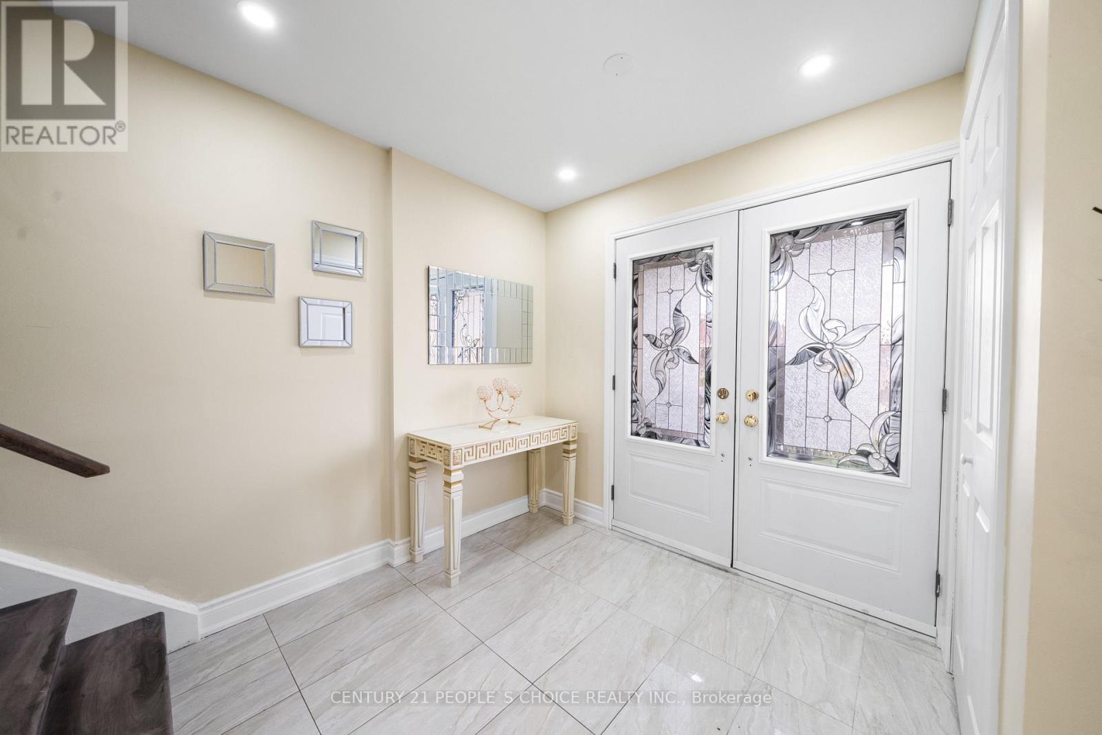 5 Elmhurst Drive, Toronto, Ontario  M9W 2J4 - Photo 17 - W12148642