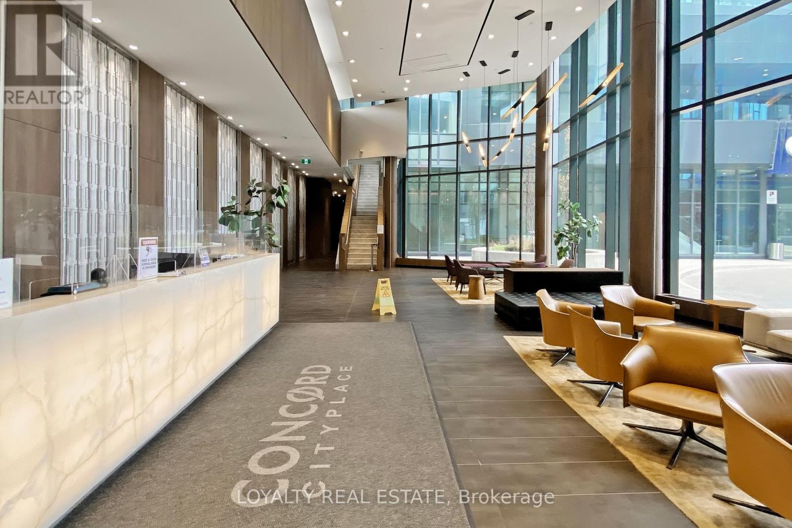 1803 - 70 Queens Wharf Road, Toronto, Ontario  M5V 0J2 - Photo 10 - C12138368
