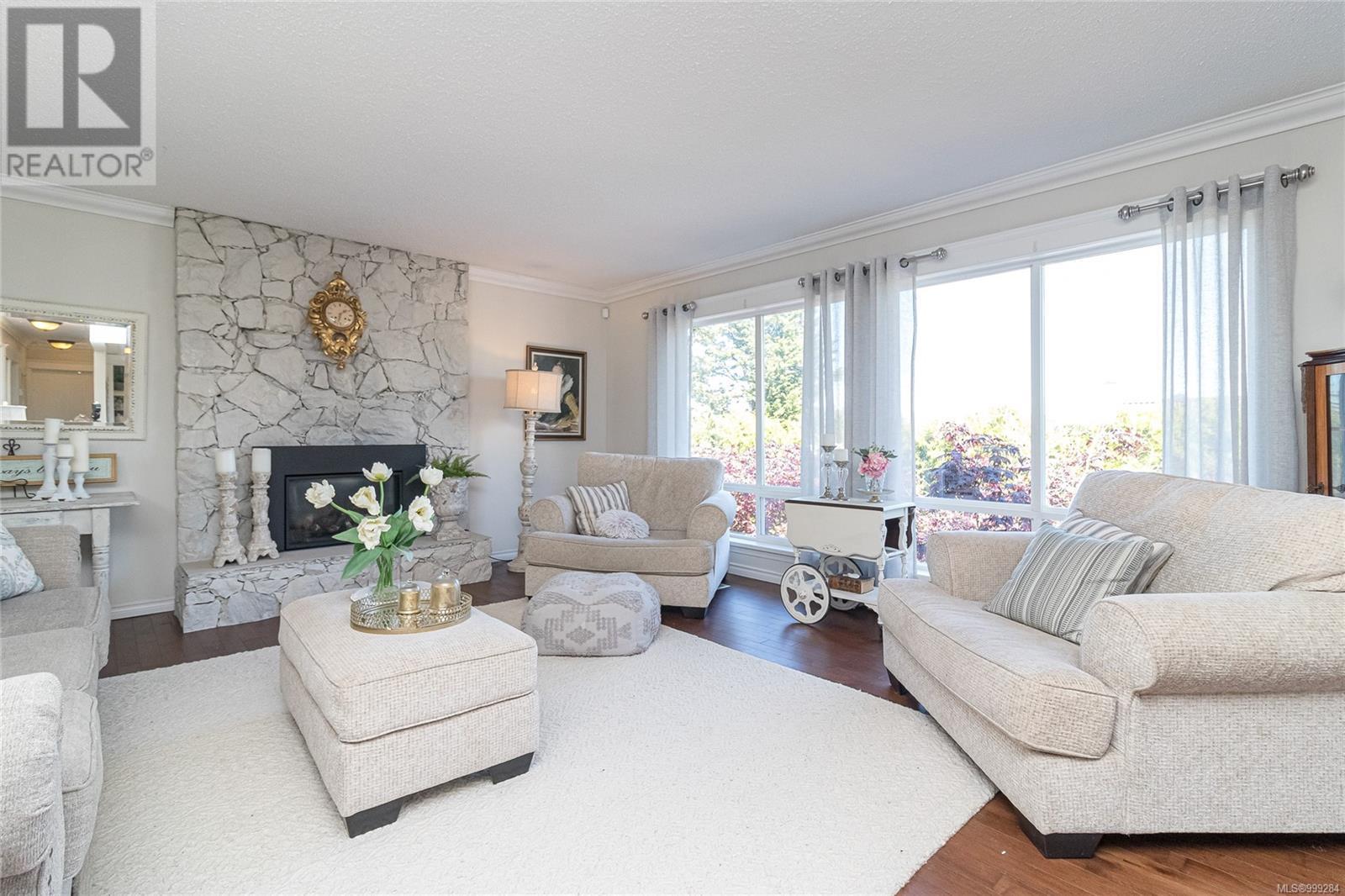 7989 See Sea Pl, Central Saanich, British Columbia  V8M 1L4 - Photo 6 - 999284