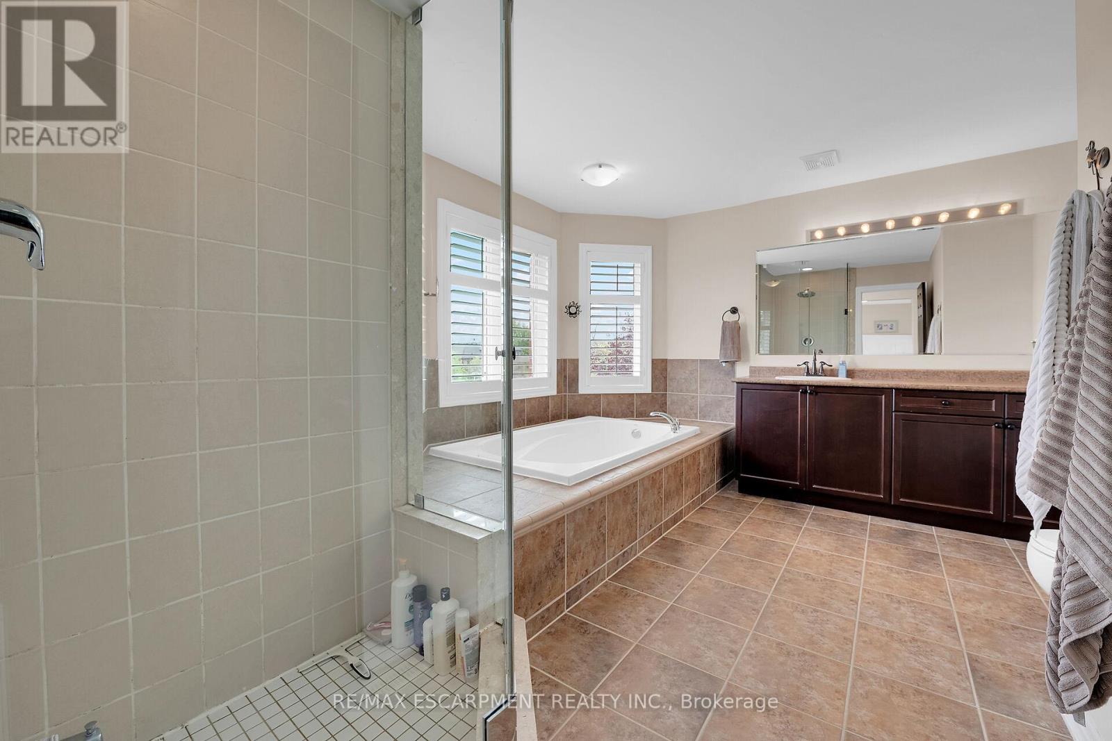 56 Nanaimo Crescent, Hamilton, Ontario  L8E 0C9 - Photo 30 - X12148537