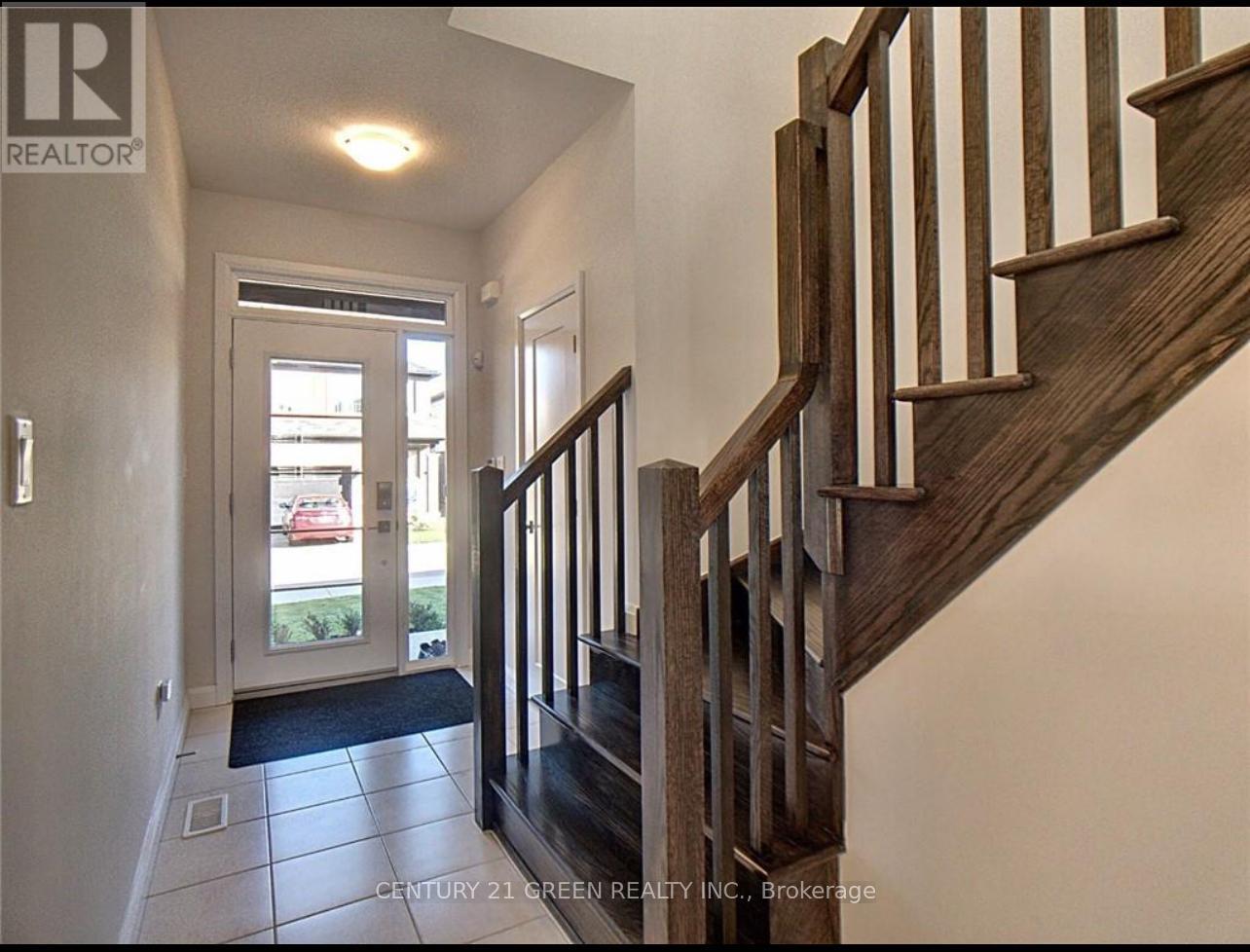 10 Rouley Lane, Hamilton, Ontario  L9G 0G5 - Photo 2 - X12148641