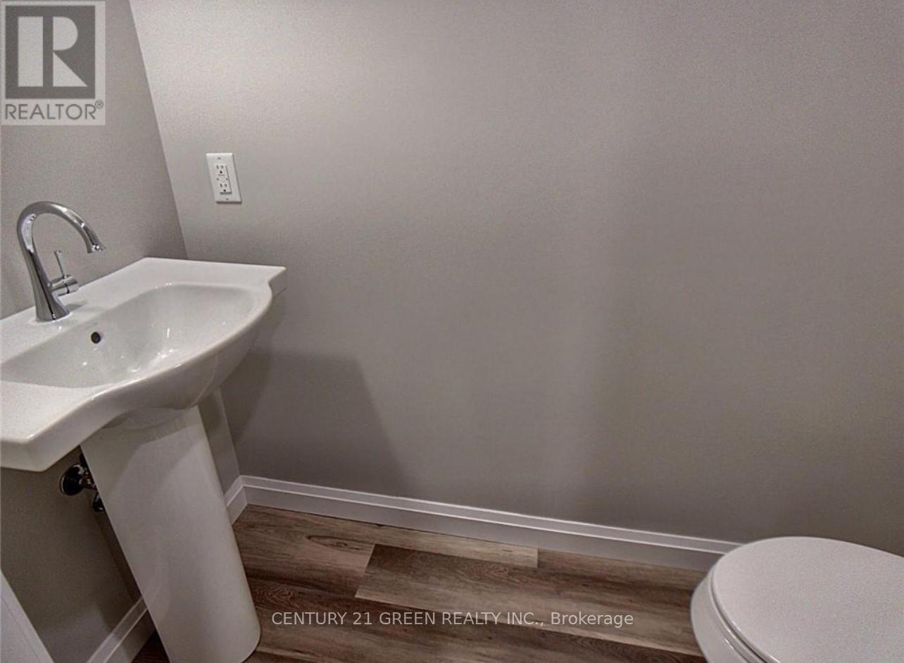 10 Rouley Lane, Hamilton, Ontario  L9G 0G5 - Photo 6 - X12148641