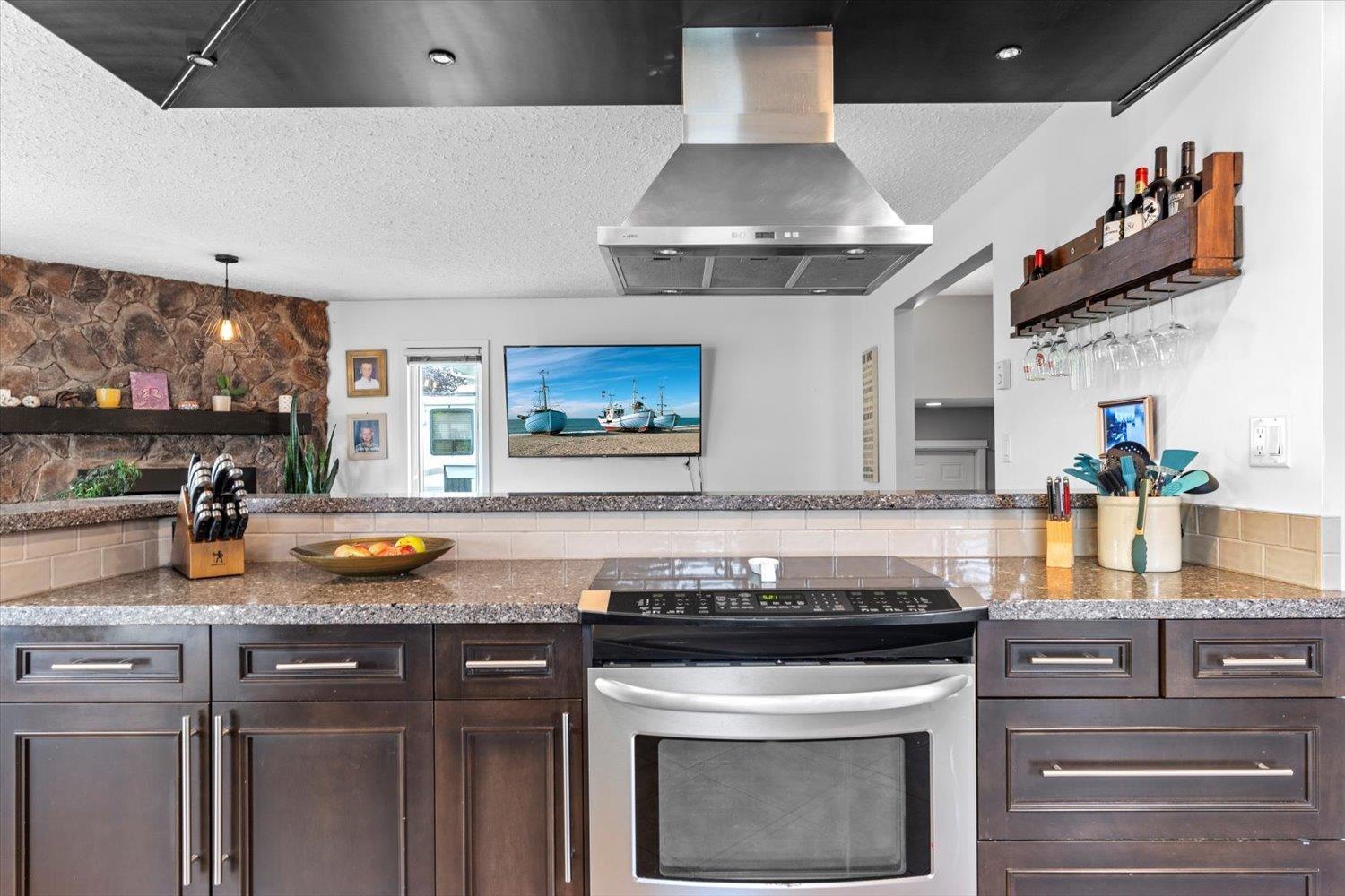 46061 Clare Avenue, Fairfield Island, Chilliwack, British Columbia  V2P 6M9 - Photo 8 - R3002157