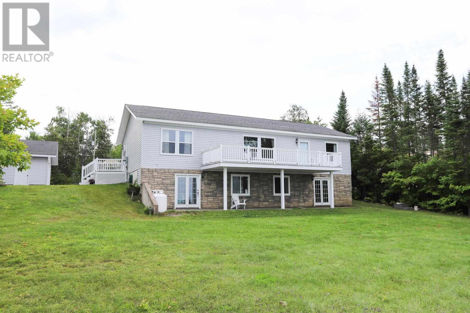634 Lakeshore Dr, Sault Ste. Marie, Ontario  P6A 5K8 - Photo 1 - SM251127