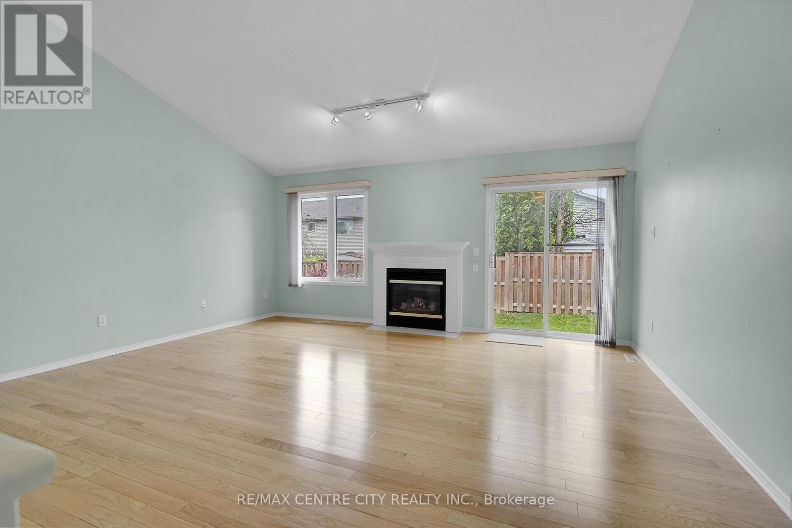 Photo 5 of 37 for 33 - 861 Shelborne Street
