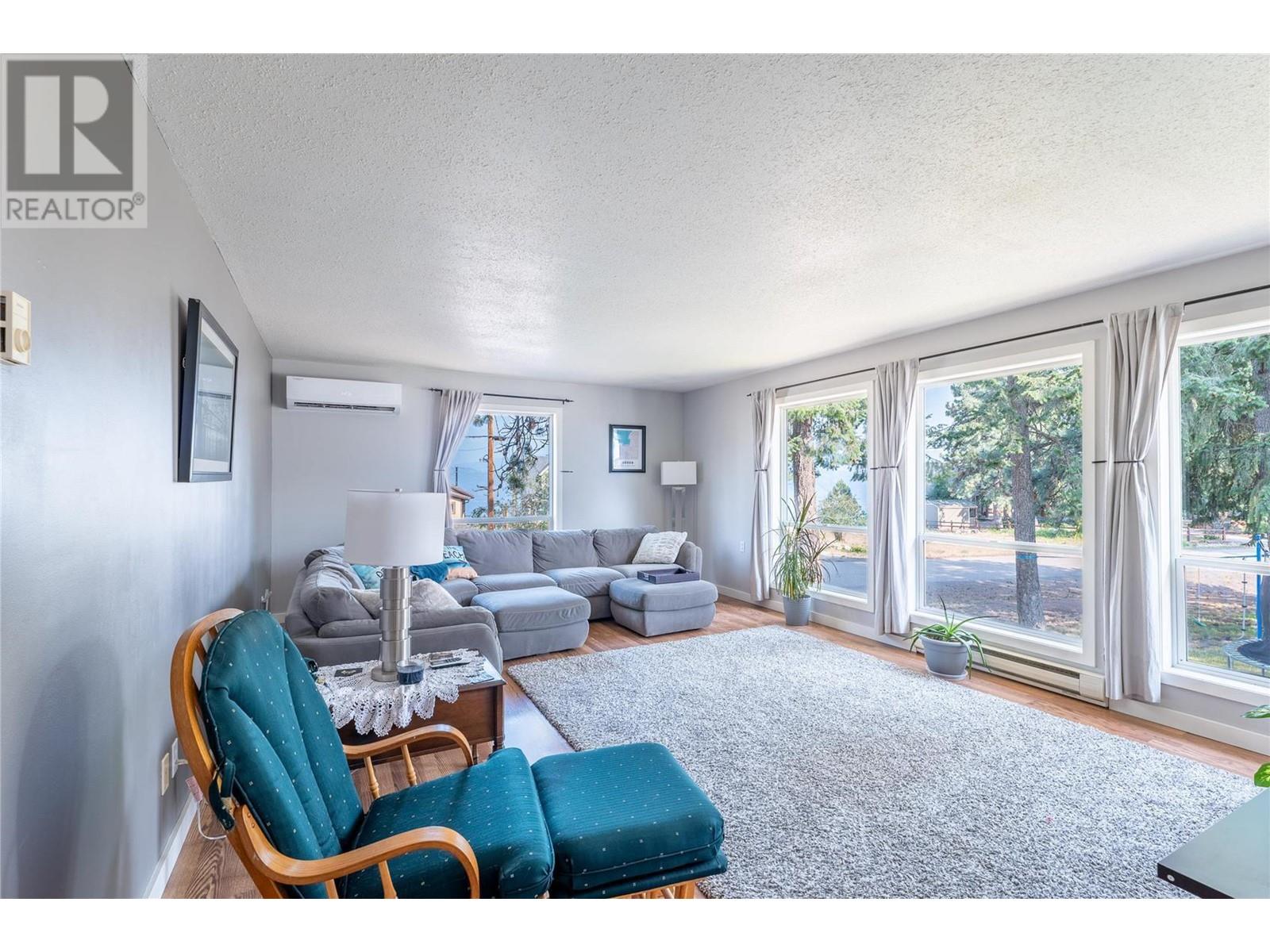 Property at 107 Crown Crescent image 3
