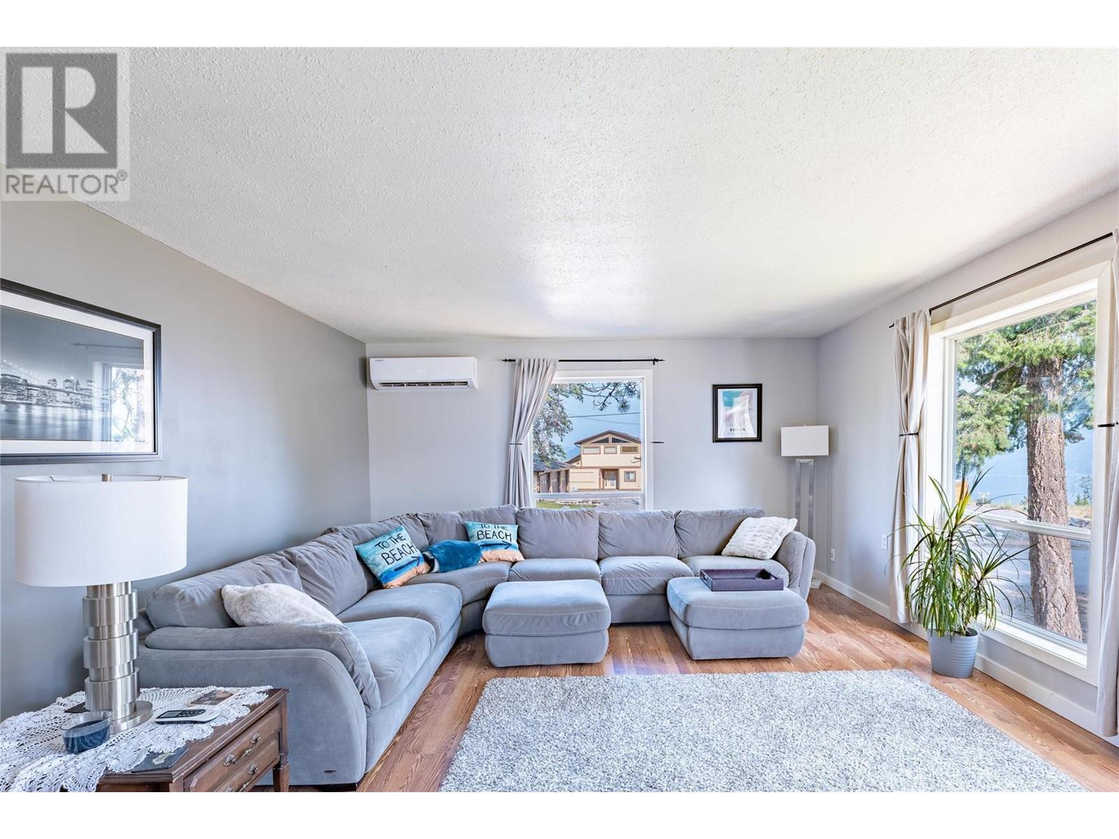 Property at 107 Crown Crescent image 4