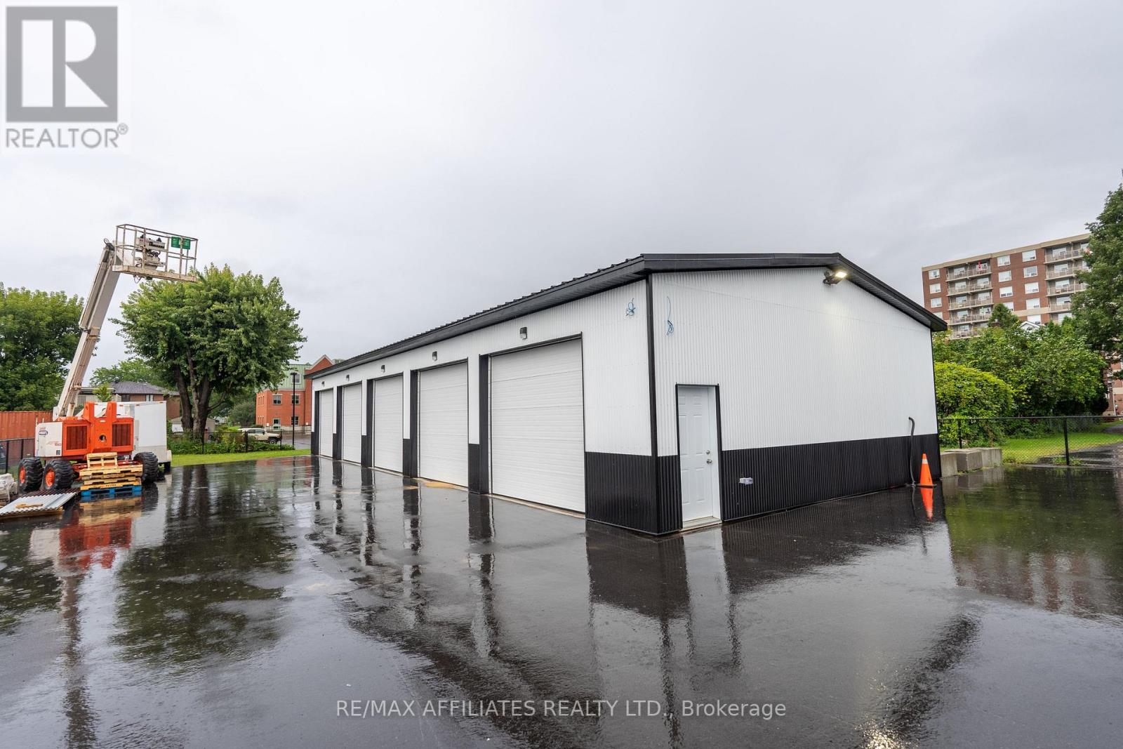 Garage - 26 First Street W, Cornwall, Ontario  K6J 1B9 - Photo 2 - X12148811