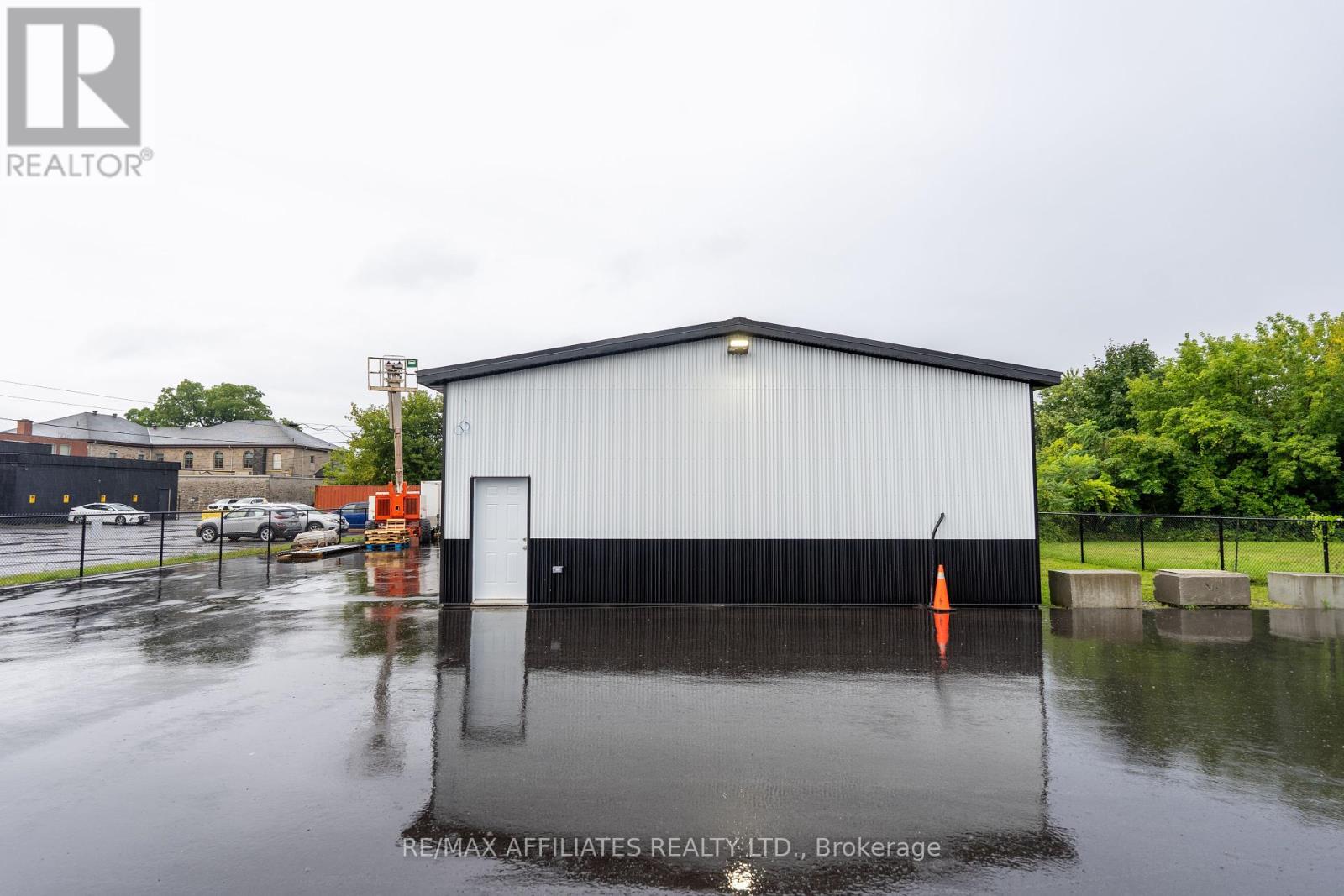 Garage - 26 First Street W, Cornwall, Ontario  K6J 1B9 - Photo 3 - X12148811