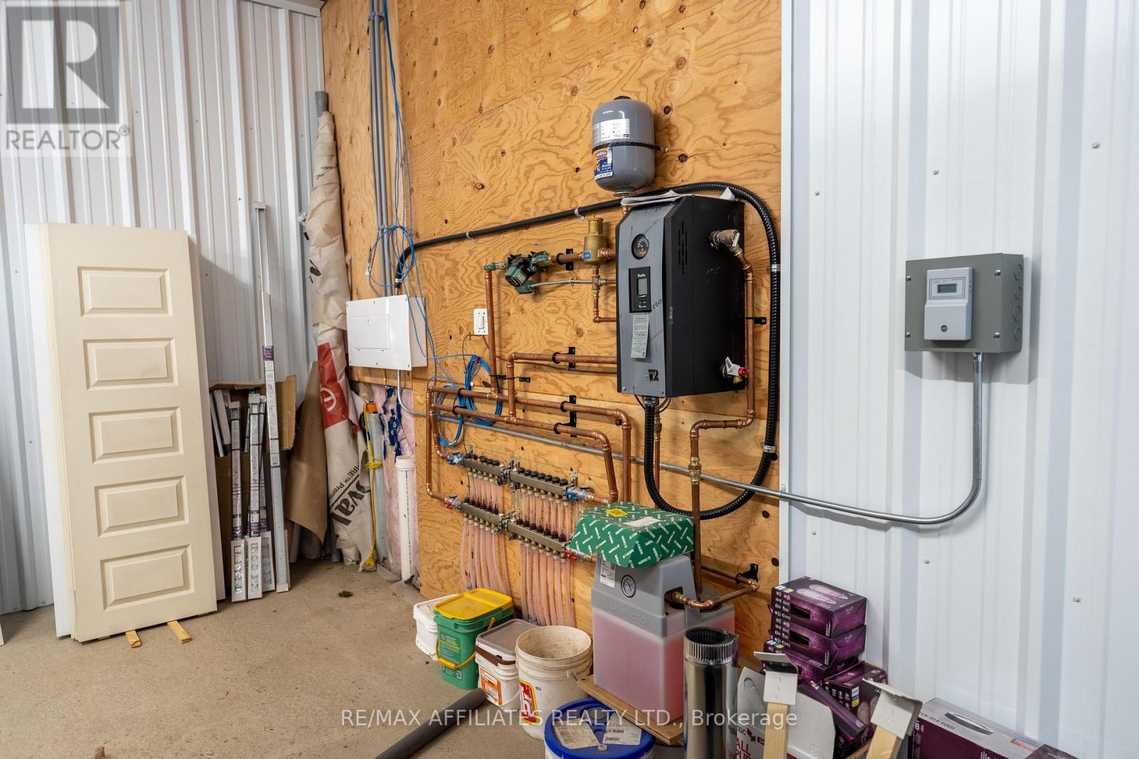 Garage - 26 First Street W, Cornwall, Ontario  K6J 1B9 - Photo 6 - X12148811