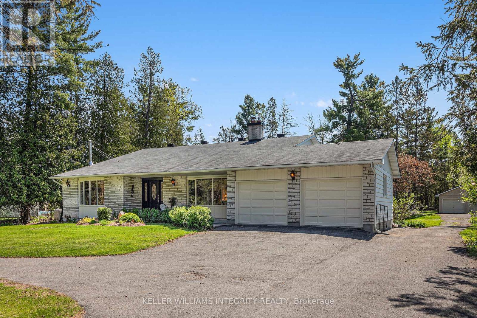114 Constance Lake Road, Ottawa, Ontario  K2K 1X7 - Photo 3 - X12148823