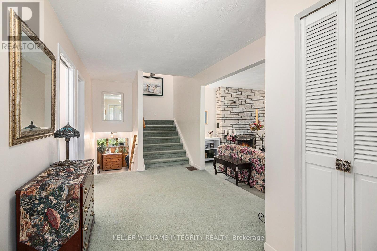 114 Constance Lake Road, Ottawa, Ontario  K2K 1X7 - Photo 7 - X12148823