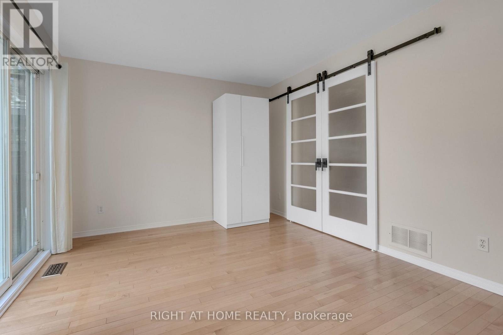 243b Sunnyside Avenue, Ottawa, Ontario  K1S 0R4 - Photo 11 - X12148858