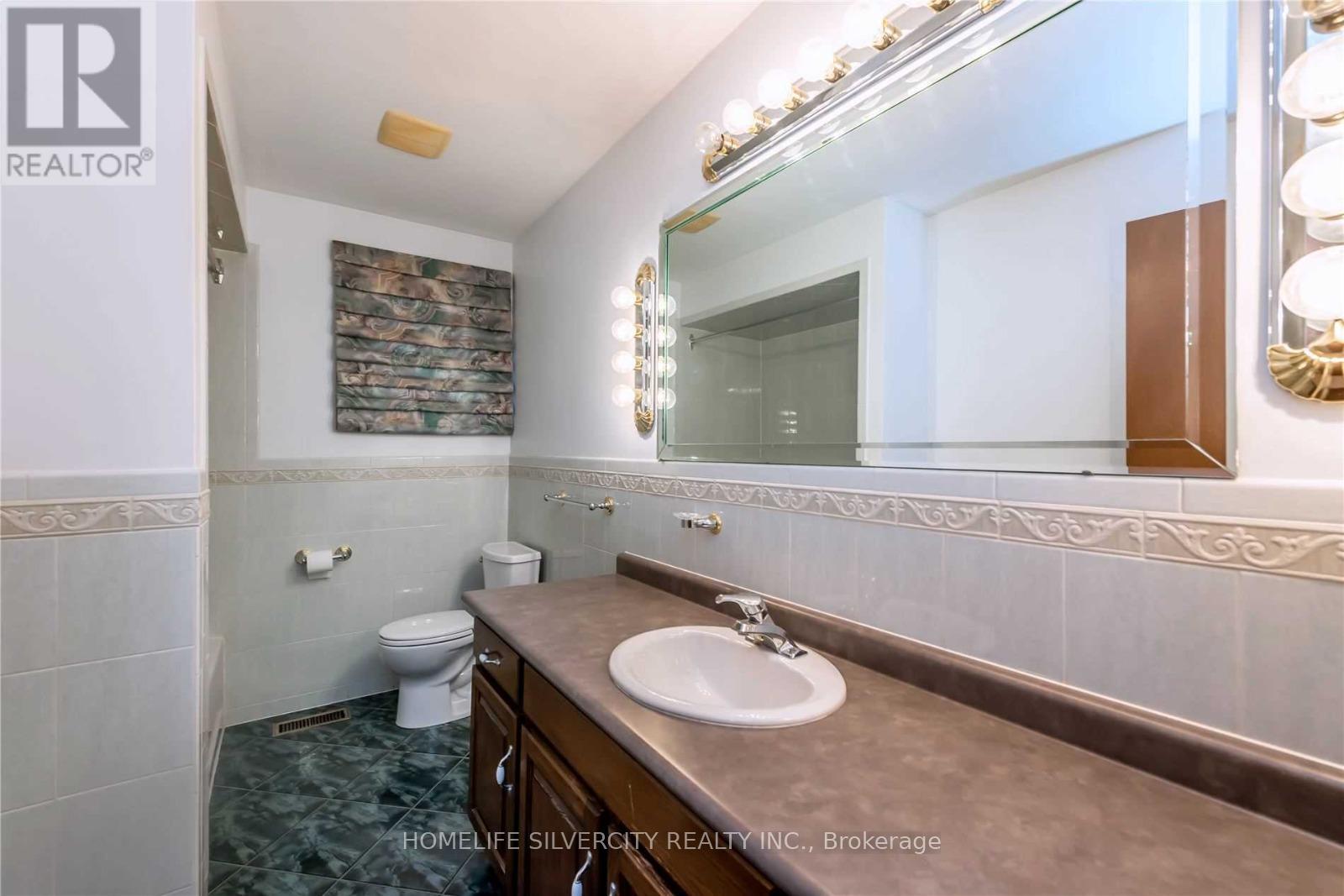 5 Teak Street, Hamilton, Ontario  L8G 2S8 - Photo 15 - X12078206