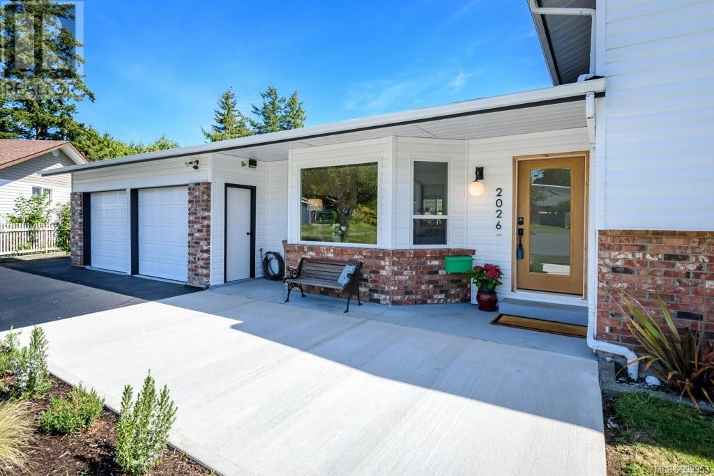 2026 Hummingbird Pl, Comox, British Columbia  V9M 2A1 - Photo 4 - 999953
