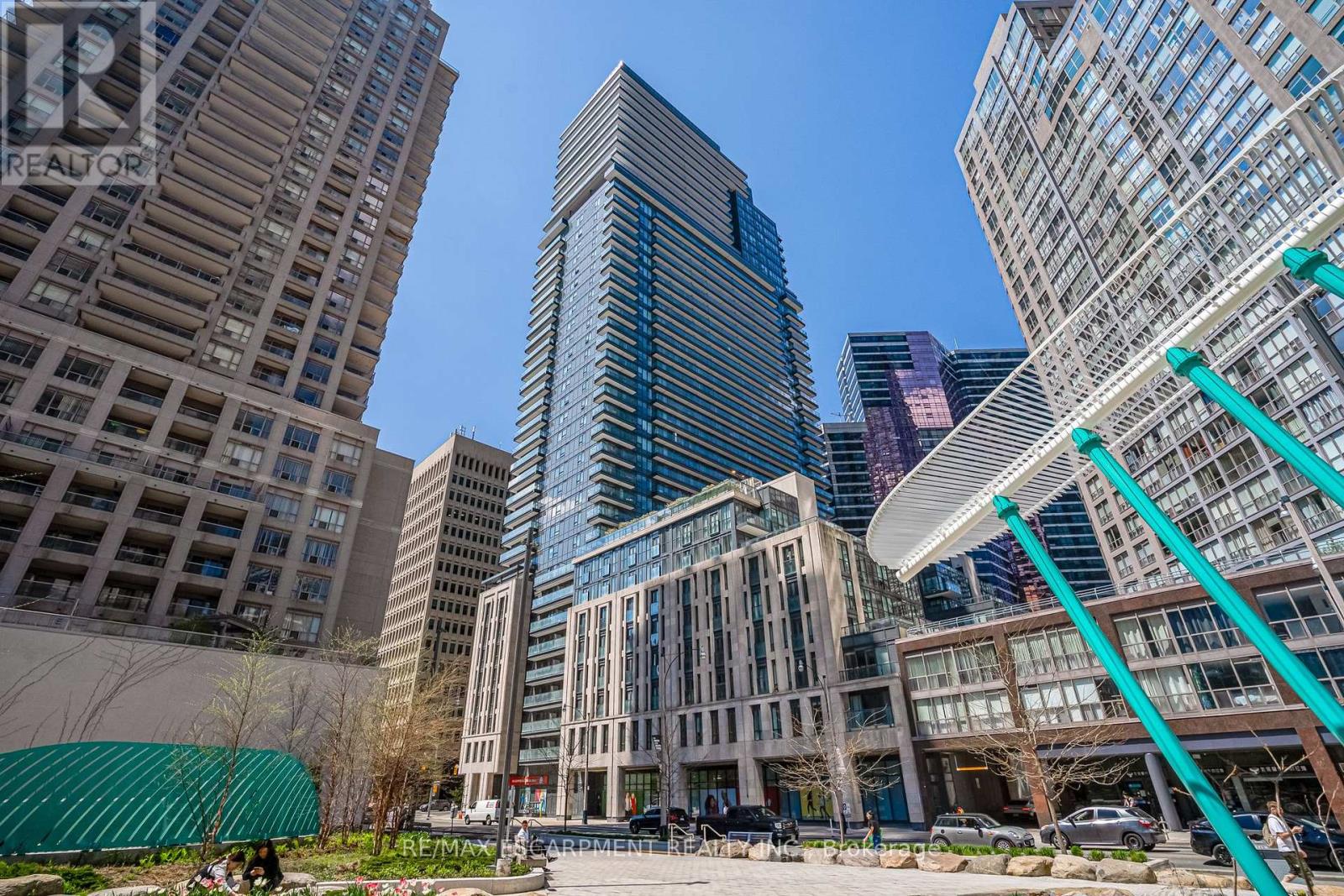 1809 - 955 Bay Street, Toronto, Ontario  M5S 0C6 - Photo 1 - C12148656