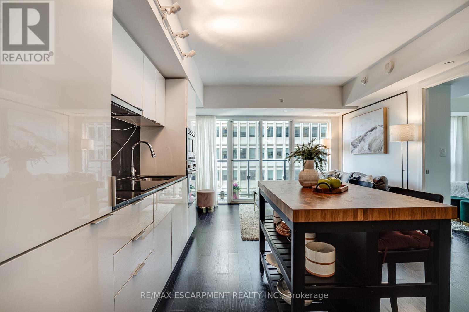 1809 - 955 Bay Street, Toronto, Ontario  M5S 0C6 - Photo 10 - C12148656