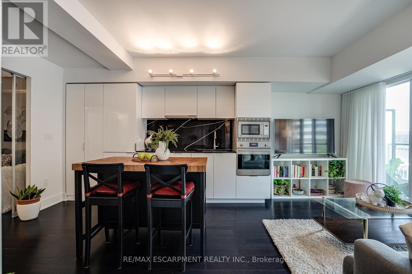 1809 - 955 Bay Street, Toronto, Ontario  M5S 0C6 - Photo 11 - C12148656