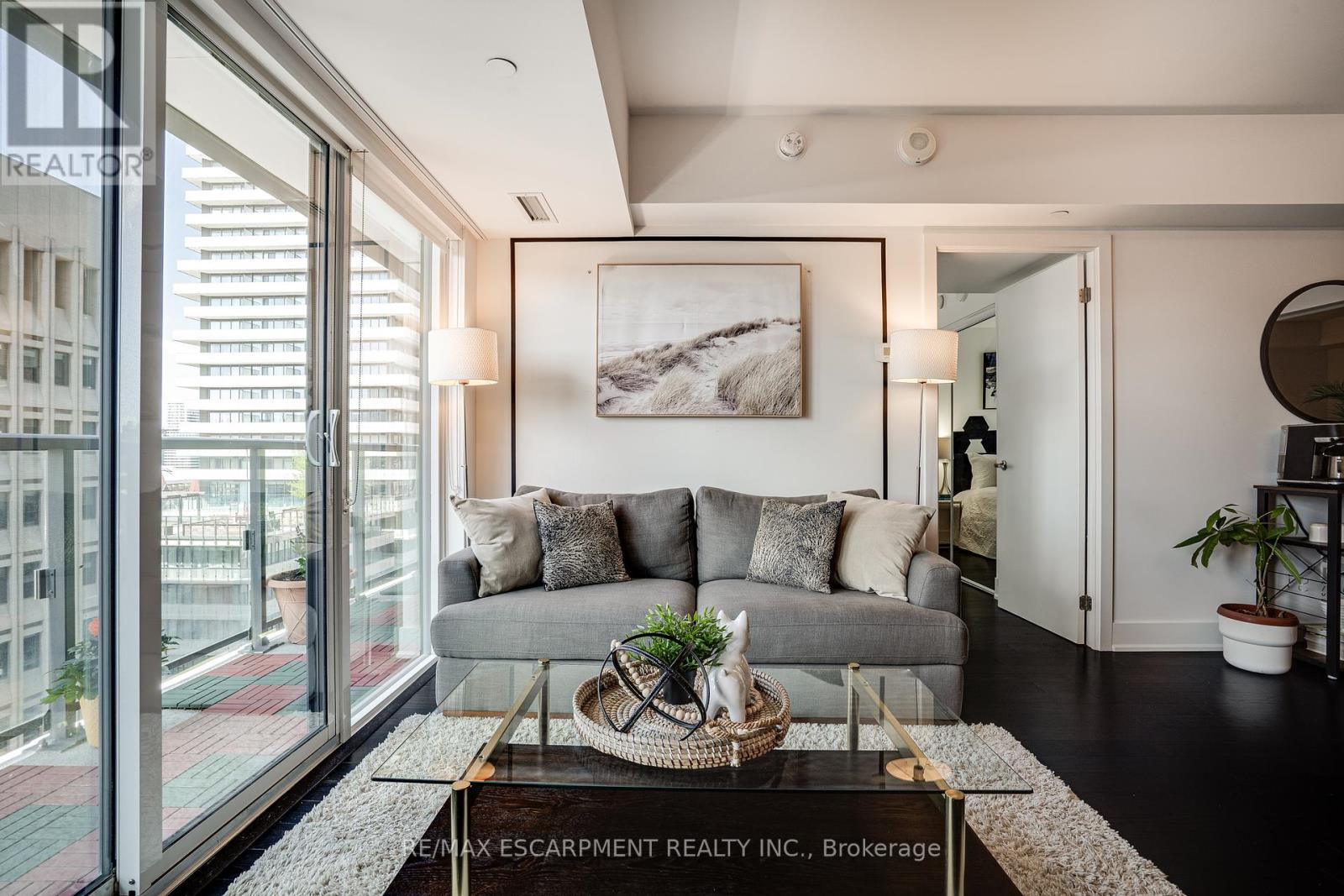 1809 - 955 Bay Street, Toronto, Ontario  M5S 0C6 - Photo 16 - C12148656