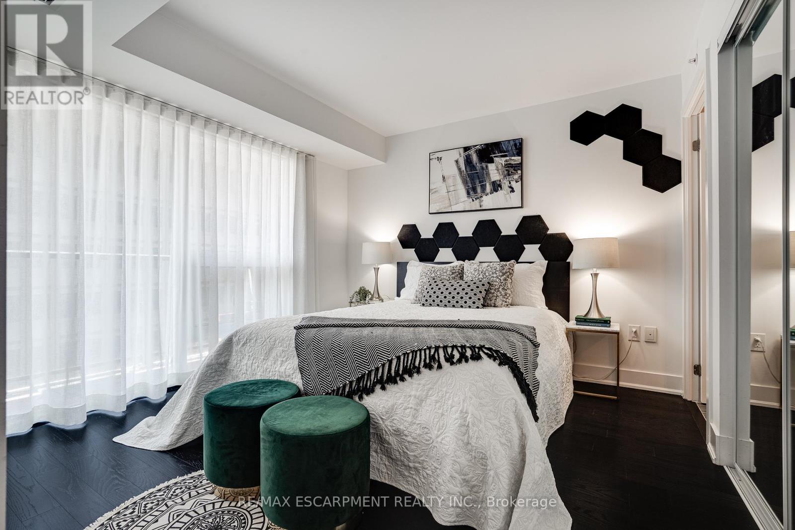 1809 - 955 Bay Street, Toronto, Ontario  M5S 0C6 - Photo 24 - C12148656