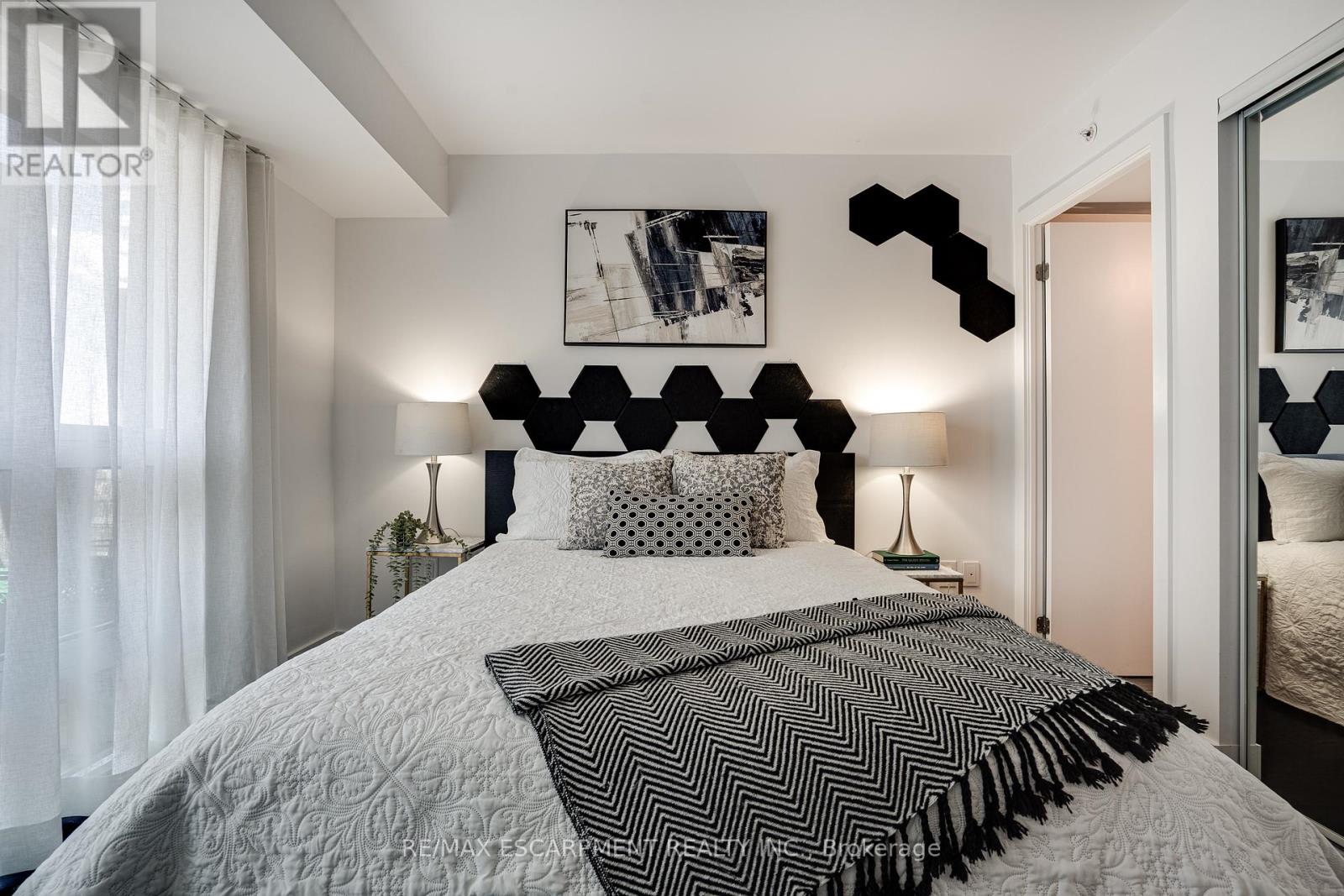 1809 - 955 Bay Street, Toronto, Ontario  M5S 0C6 - Photo 26 - C12148656
