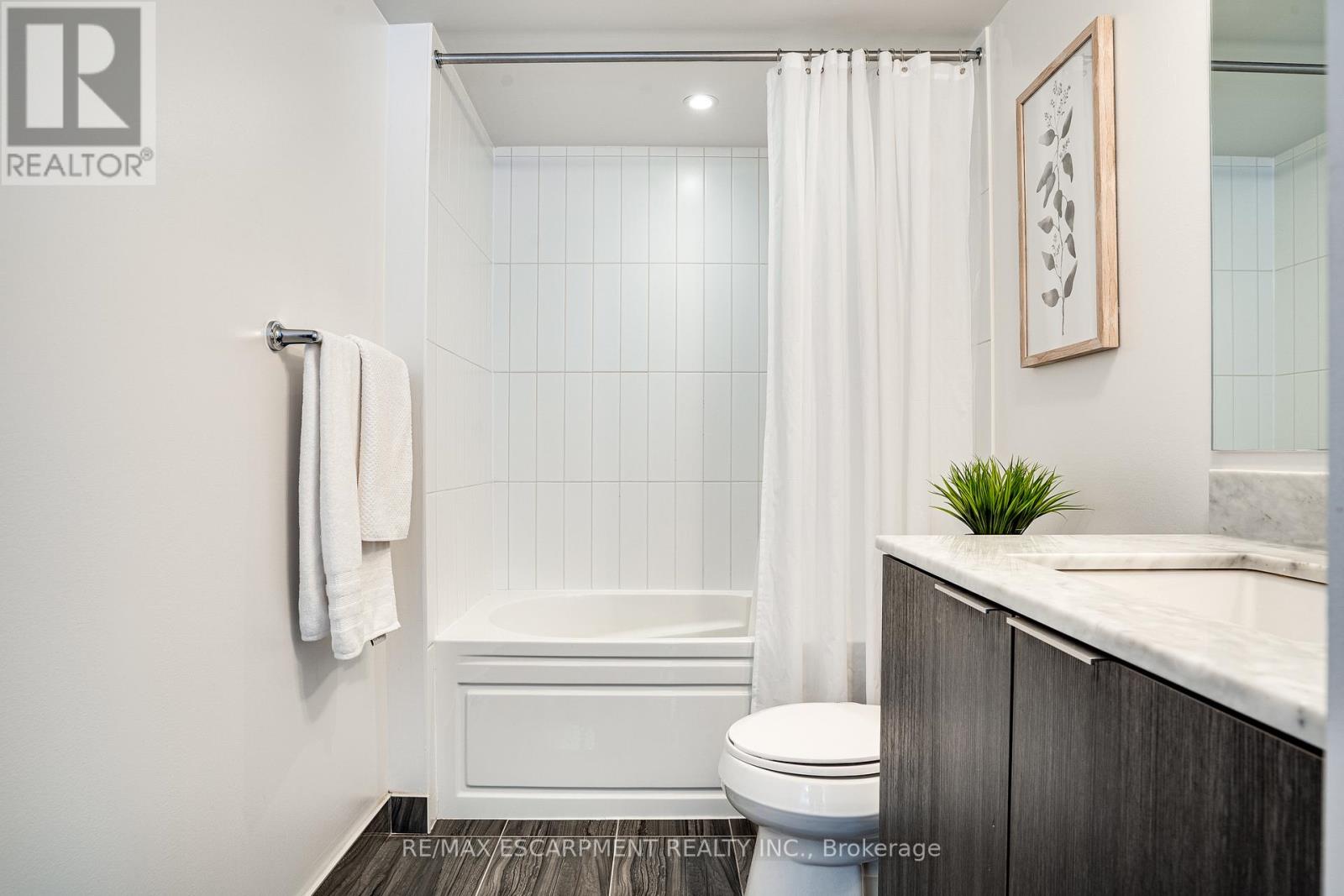 1809 - 955 Bay Street, Toronto, Ontario  M5S 0C6 - Photo 27 - C12148656