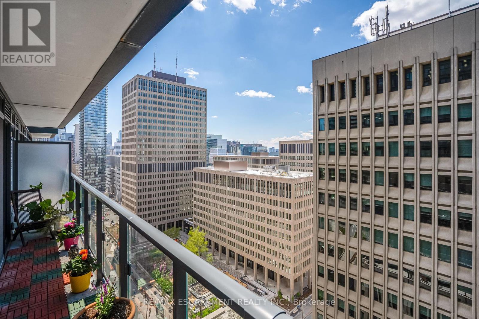 1809 - 955 Bay Street, Toronto, Ontario  M5S 0C6 - Photo 31 - C12148656