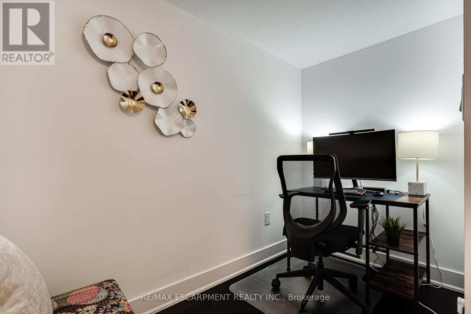 1809 - 955 Bay Street, Toronto, Ontario  M5S 0C6 - Photo 6 - C12148656