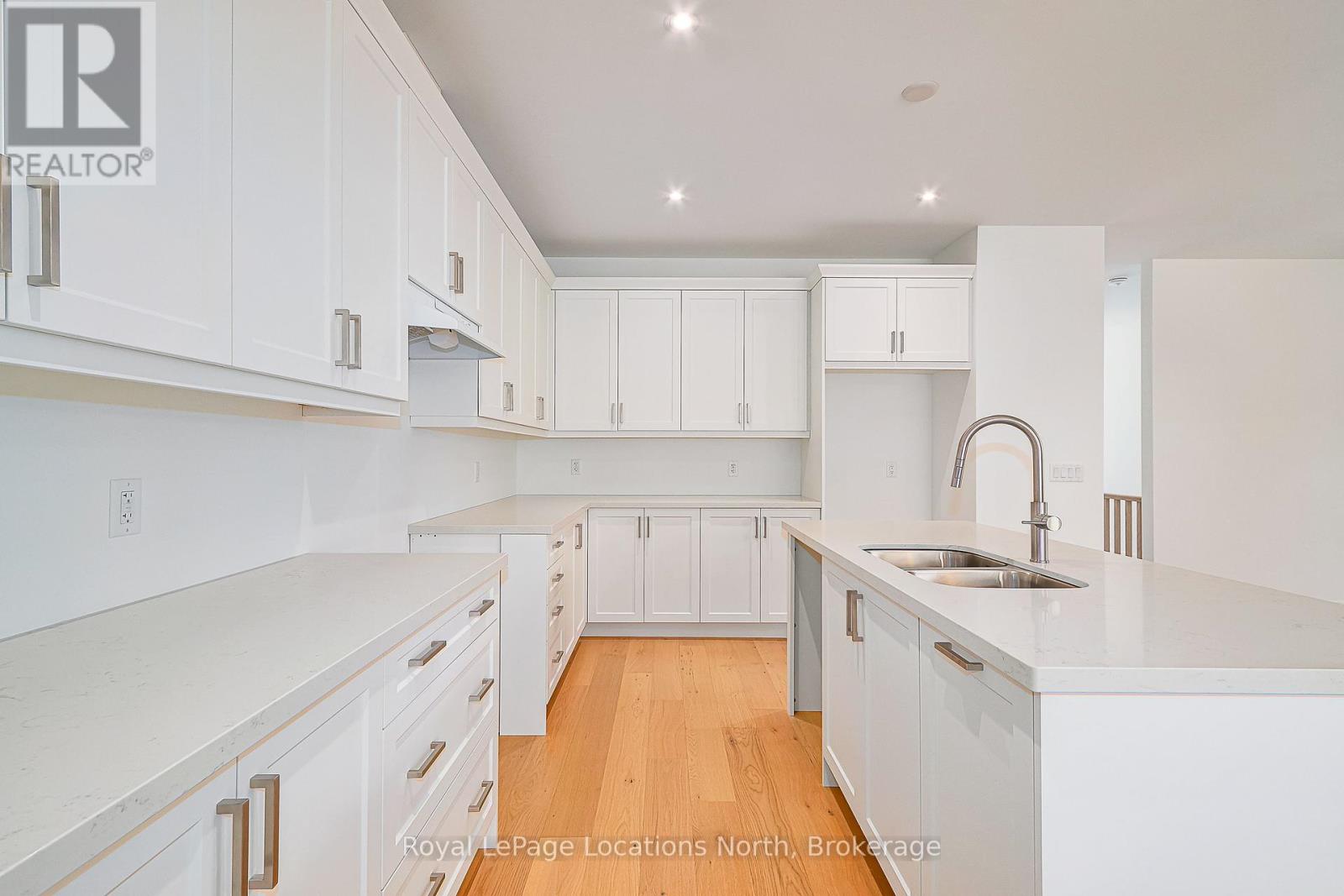 64 52nd Street S, Wasaga Beach, Ontario  L9Z 1W8 - Photo 22 - S12148779