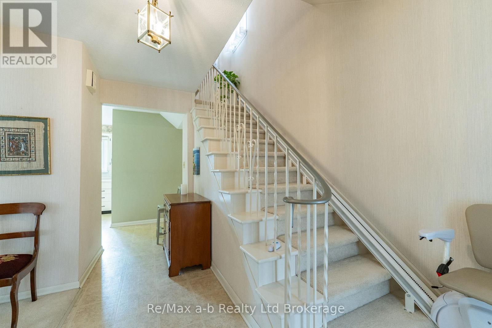 41 Parkwood Drive, Tillsonburg, Ontario  N4G 2B7 - Photo 8 - X12148734