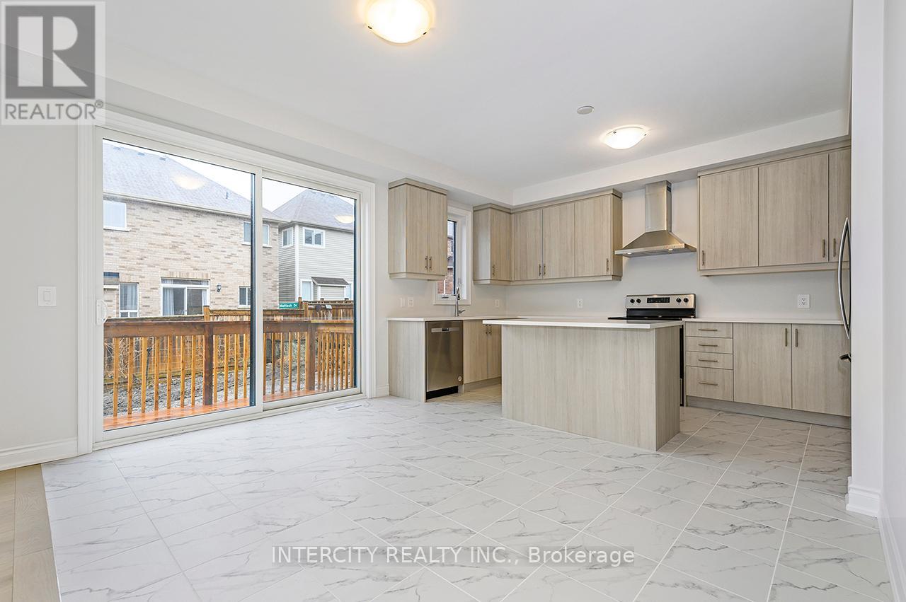 51 Bostock Drive, Georgina, Ontario L4P 0S5 - Photo 16 - N12148697