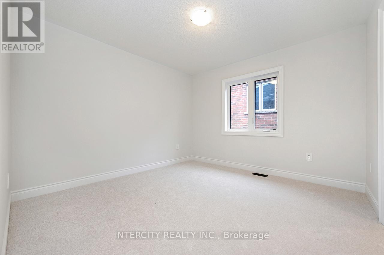 51 Bostock Drive, Georgina, Ontario L4P 0S5 - Photo 34 - N12148697